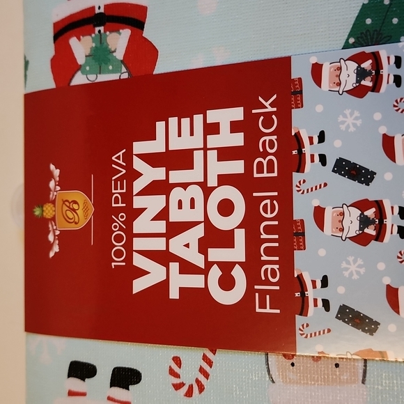 Brand new Christmas Vinyl Table Cloth 52x52inch - Picture 7 of 7